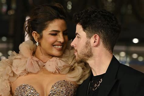 nude priyanka|Priyanka Chopra Wears Nude Gown With Nick Jonas at Mumbai。